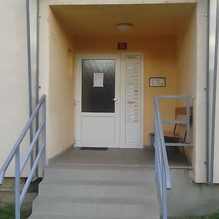 Lägenhet Ortenova 74