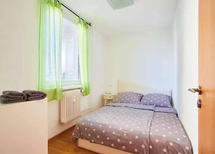 Apartamento Ortenova 74 *
